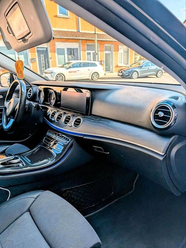 Gebraucht Mercedes E350 258 PS (189 kW) 2017 Schwarz Limousine