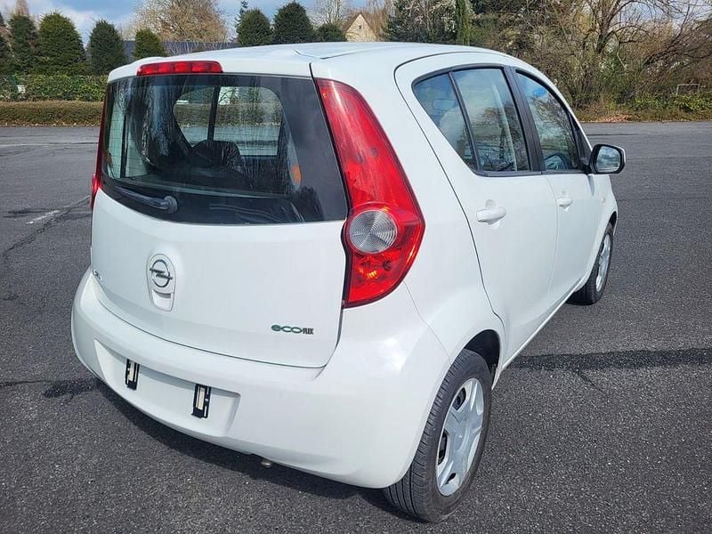 Gebraucht Opel Agila Edition 65 PS (47 kW) 2011 Weiß Kleinwagen