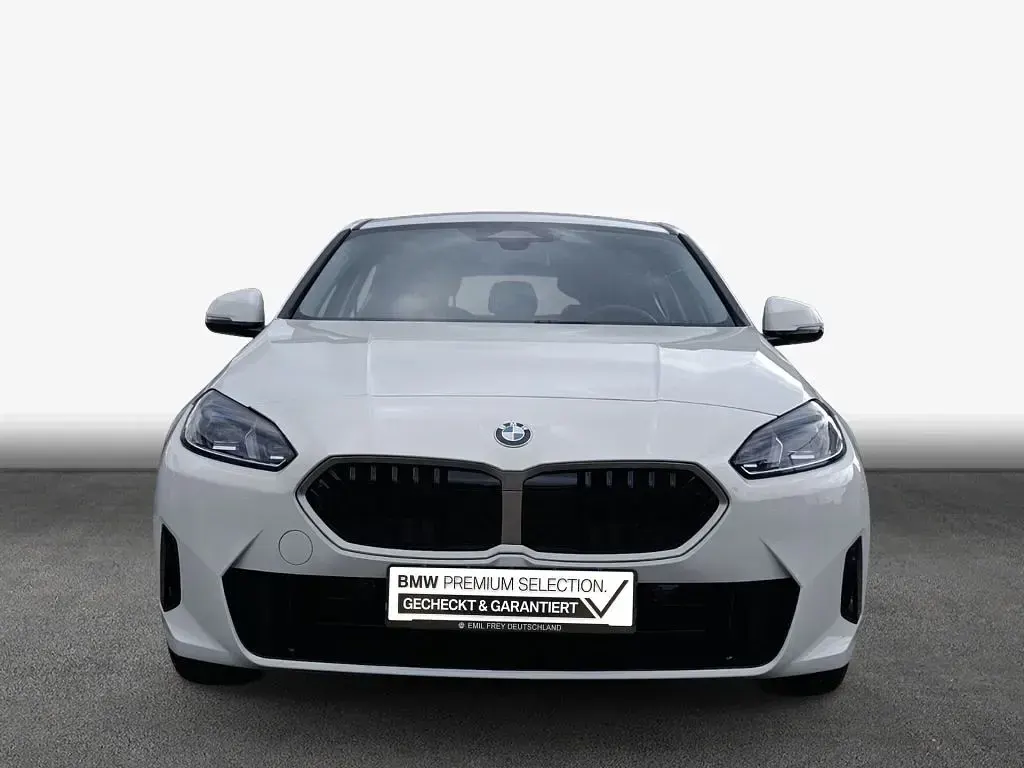 Gebraucht BMW 120 Sport Line 163 PS (119 kW) 2025 Alpinweiss iii Kleinwagen