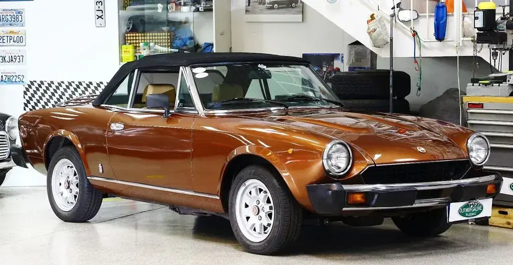 Gebraucht Fiat 124 Spider 105 PS (77 kW) 1981 856 / f marrone Cabrio