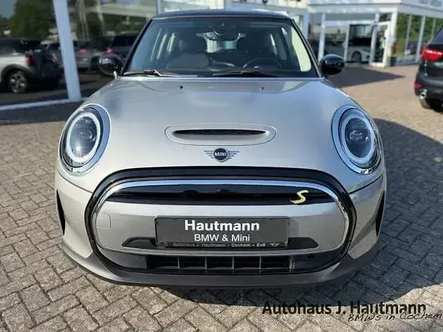 Gebraucht Mini Cooper SE Essential 135 kW (184 PS) 2023 Silber Kleinwagen