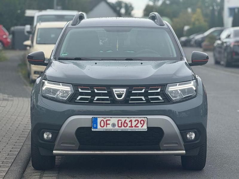 Grau Gebraucht 2022 Dacia Duster Extreme SUV | 14.950 € (Fairer Preis) - Bild 1/4