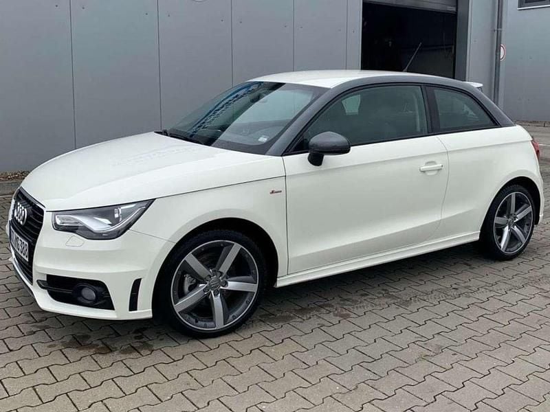 Weiß Gebraucht 2011 Audi A1 S-Line Kleinwagen | 12.980 € - Bild 1/4