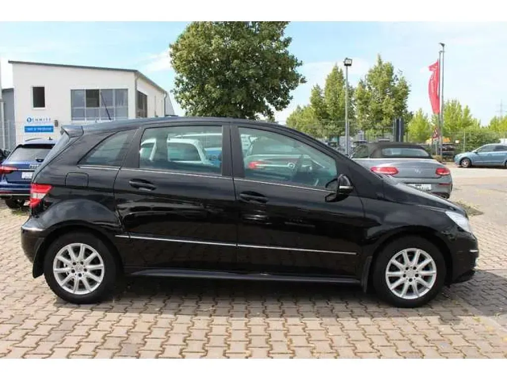 Gebraucht Mercedes C180 156 PS (114 kW) 2010 Silber (metallic) Kombi