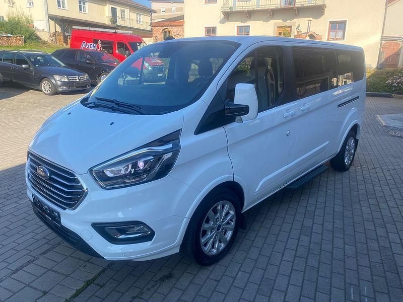 Gebraucht Ford Tourneo Custom Titanium 185 PS (136 kW) 2021 Weiß Van