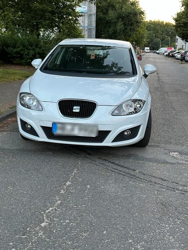 Weiß Gebraucht 2012 Seat Leon Kleinwagen | 3.500 € (Superpreis) - Bild 1/4
