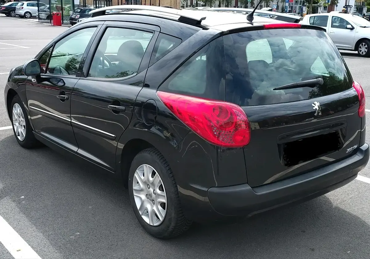 Gebraucht Peugeot 207 95 PS (69 kW) 2012 Schwarz Kombi