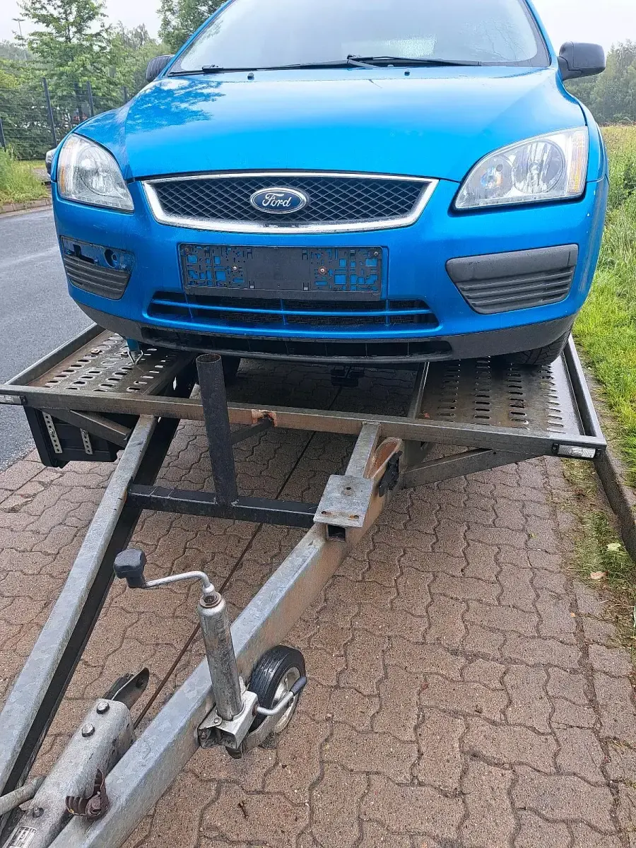 Gebraucht Ford Focus 80 PS (58 kW) 2005 Blau Kleinwagen
