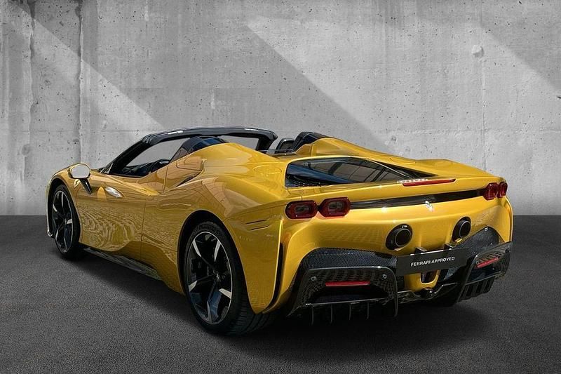 Gebraucht Ferrari SF90 1001 PS (736 kW) 2021 Gelb Cabrio