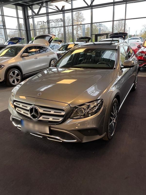 Gebraucht Mercedes E220 All-Terrain 194 PS (142 kW) 2019 Grau Kombi