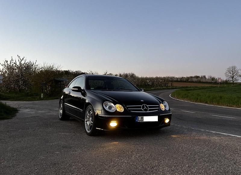 Schwarz Gebraucht 2009 Mercedes CLK280 Avantgarde Coupé | 11.000 € (Teuer) - Bild 1/4