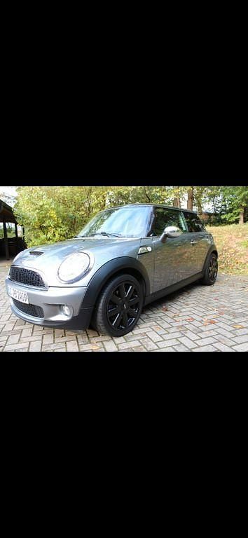 Grau Gebraucht 2009 Mini Cooper S Kleinwagen | 5.450 € (Fairer Preis) - Bild 1/4