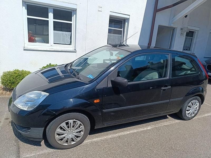 Schwarz Gebraucht 2003 Ford Fiesta Trend Kleinwagen | 750 € (Fairer Preis) - Bild 1/4