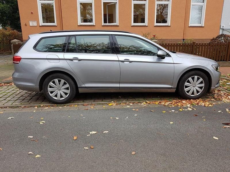 Gebraucht VW Passat 150 PS (110 kW) 2018 Silber Kombi