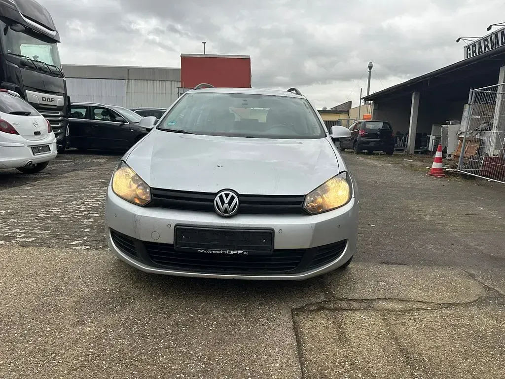 Gebraucht VW Golf VI Trendline 105 PS (77 kW) 2011 Silber Kleinwagen