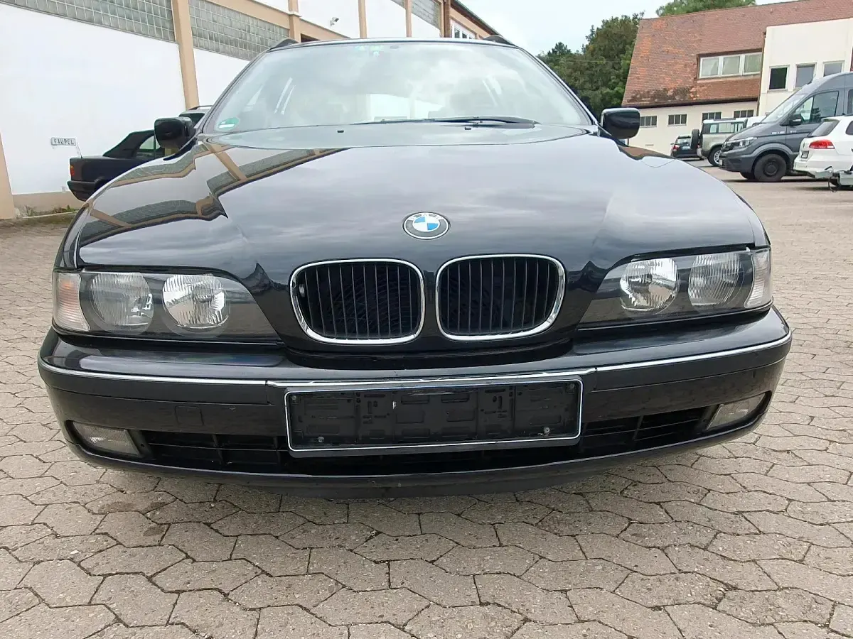Second-hand BMW 520 150 CP (110 kW) 2000 Negru Break