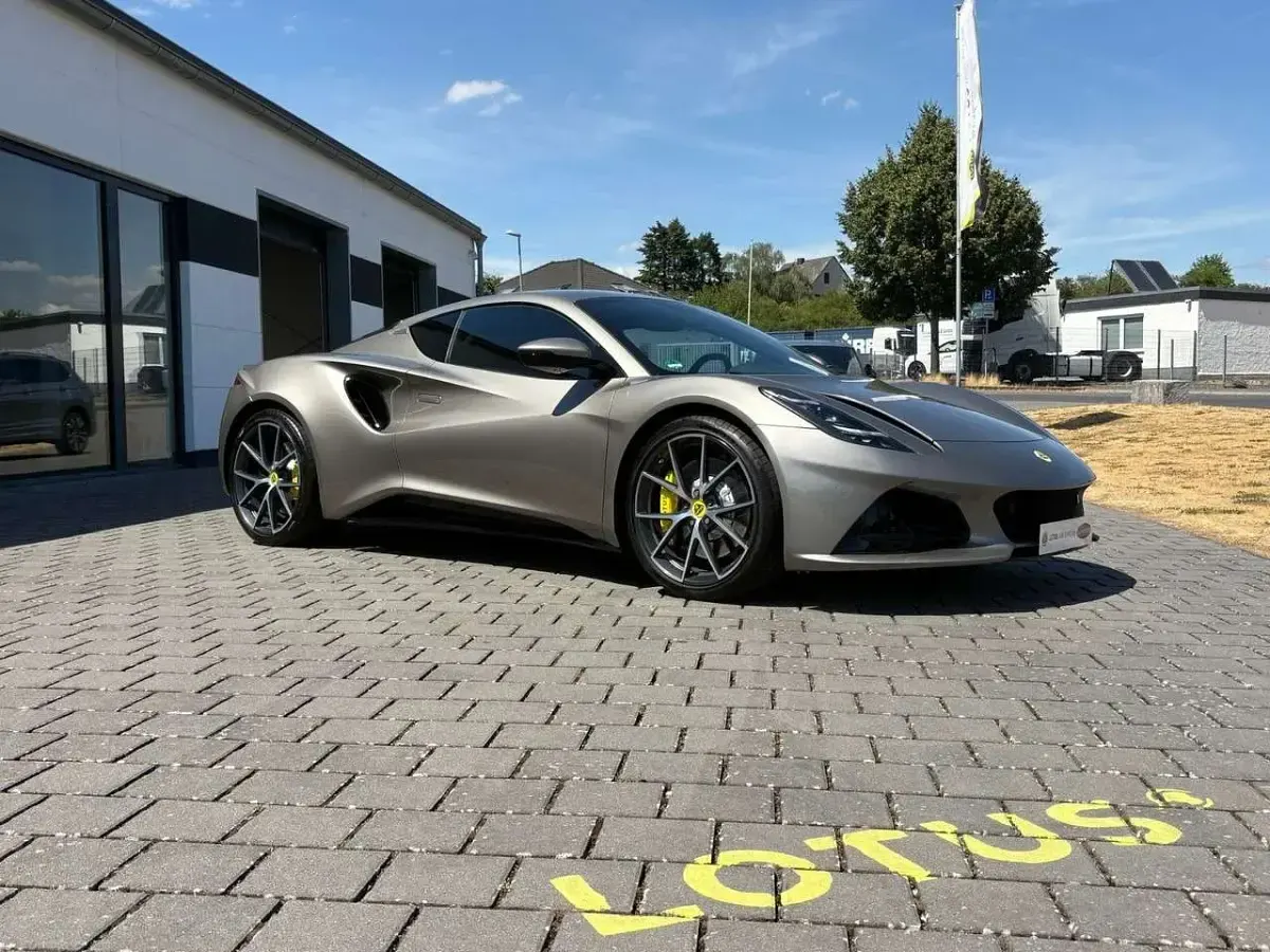 Gebraucht Lotus Emira 405 PS (297 kW) 2023 Nimbus grey met. Coupé