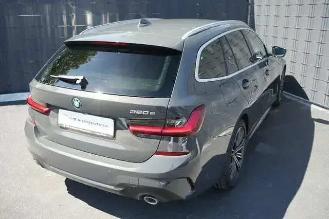 Gebraucht BMW 320e M Sport 204 PS (150 kW) 2022 Grau Kombi