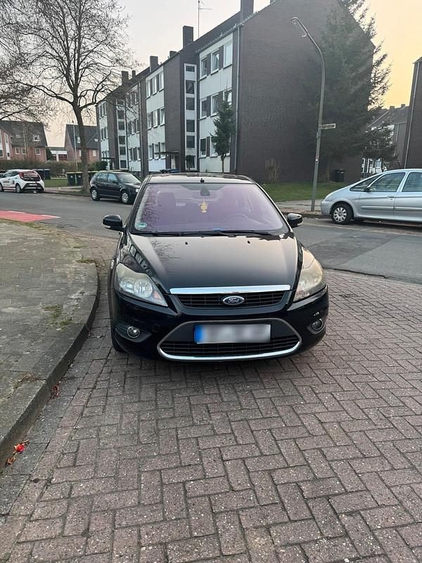 Second-hand Ford Focus 101 CP (74 kW) 2010 Negru Berlinǎ