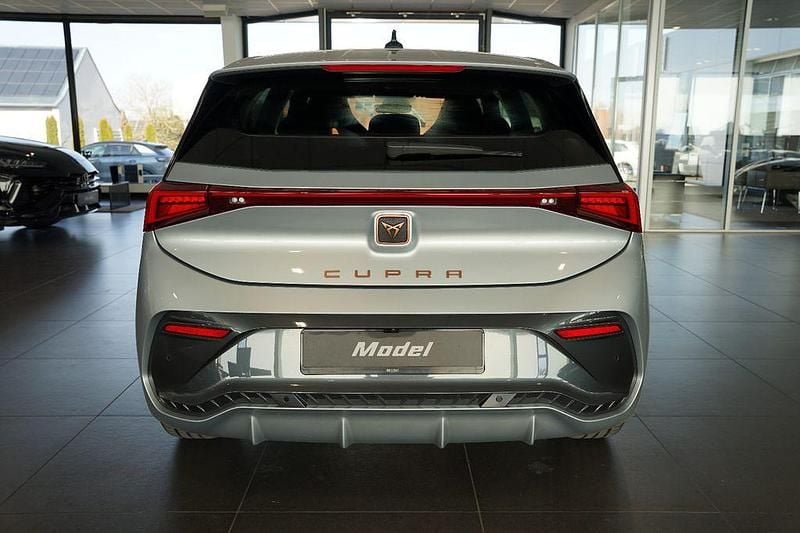 Neu Cupra Born 169 kW (231 PS) 2026 Silber Kleinwagen
