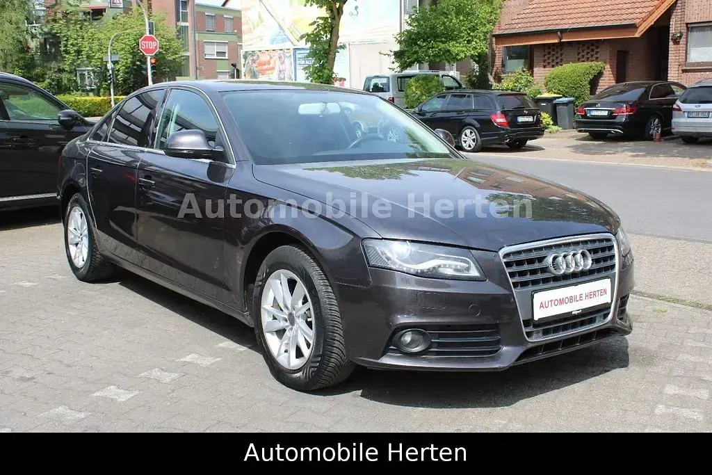 Gebraucht Audi A4 Ambiente 120 PS (88 kW) 2009 Grau Limousine