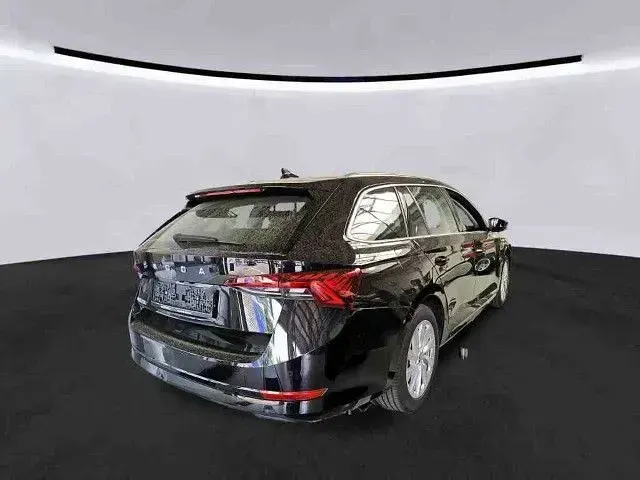 Usata Skoda Octavia Style 150 CV (110 kW) 2024 Nero Station wagon