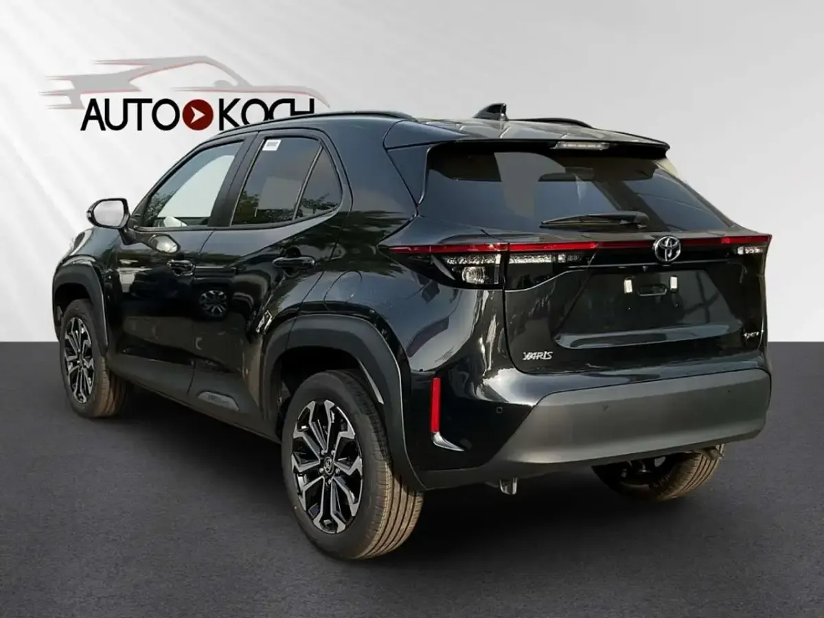 Neu Toyota Yaris Cross 131 PS (96 kW) 2025 Schwarz SUV