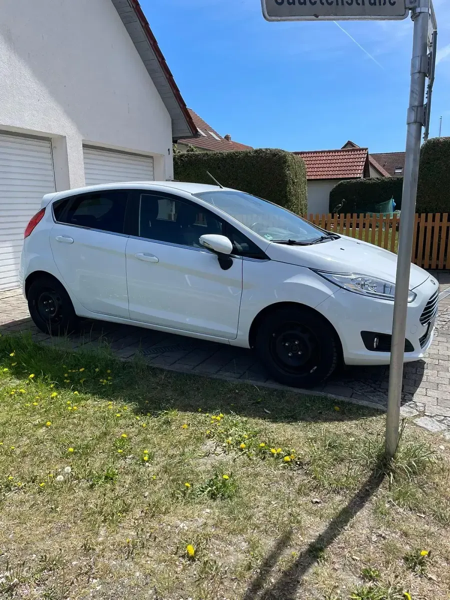 Gebraucht Ford Fiesta 125 PS (91 kW) 2017 Weiß Kleinwagen