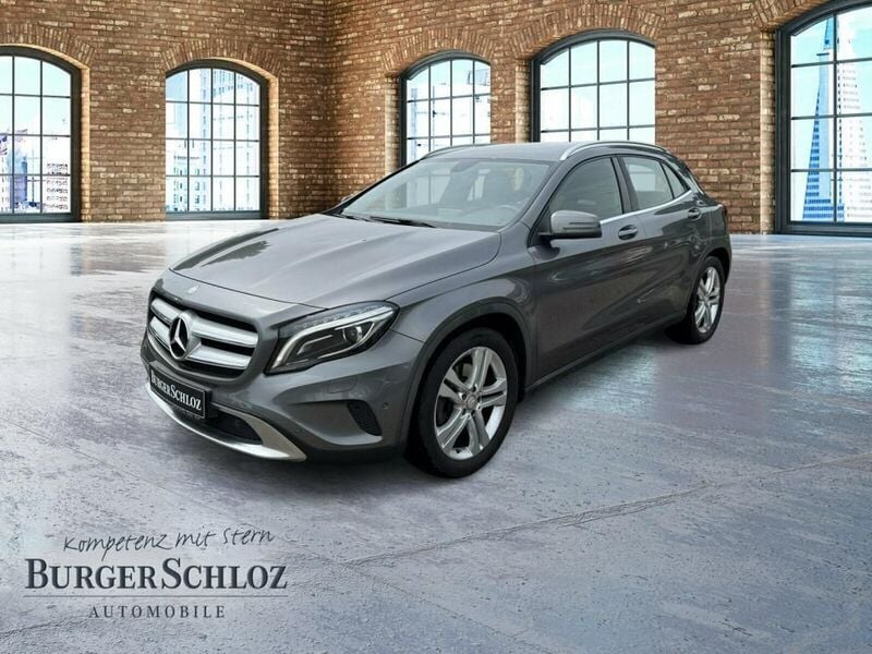 Metalliclack mountaingrau Gebraucht 2014 Mercedes GLA250 SUV | 15.800 € (Guter Preis) - Bild 1/4