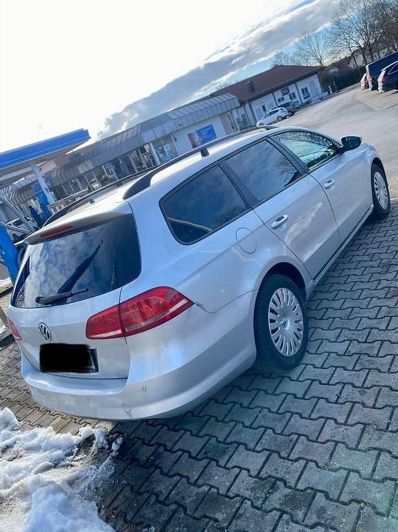 Gebraucht VW Passat Trendline 140 PS (102 kW) 2012 Silber Kombi