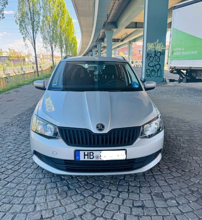 Grau Gebraucht 2017 Skoda Fabia Kleinwagen | 4.500 € (Guter Preis) - Bild 1/4