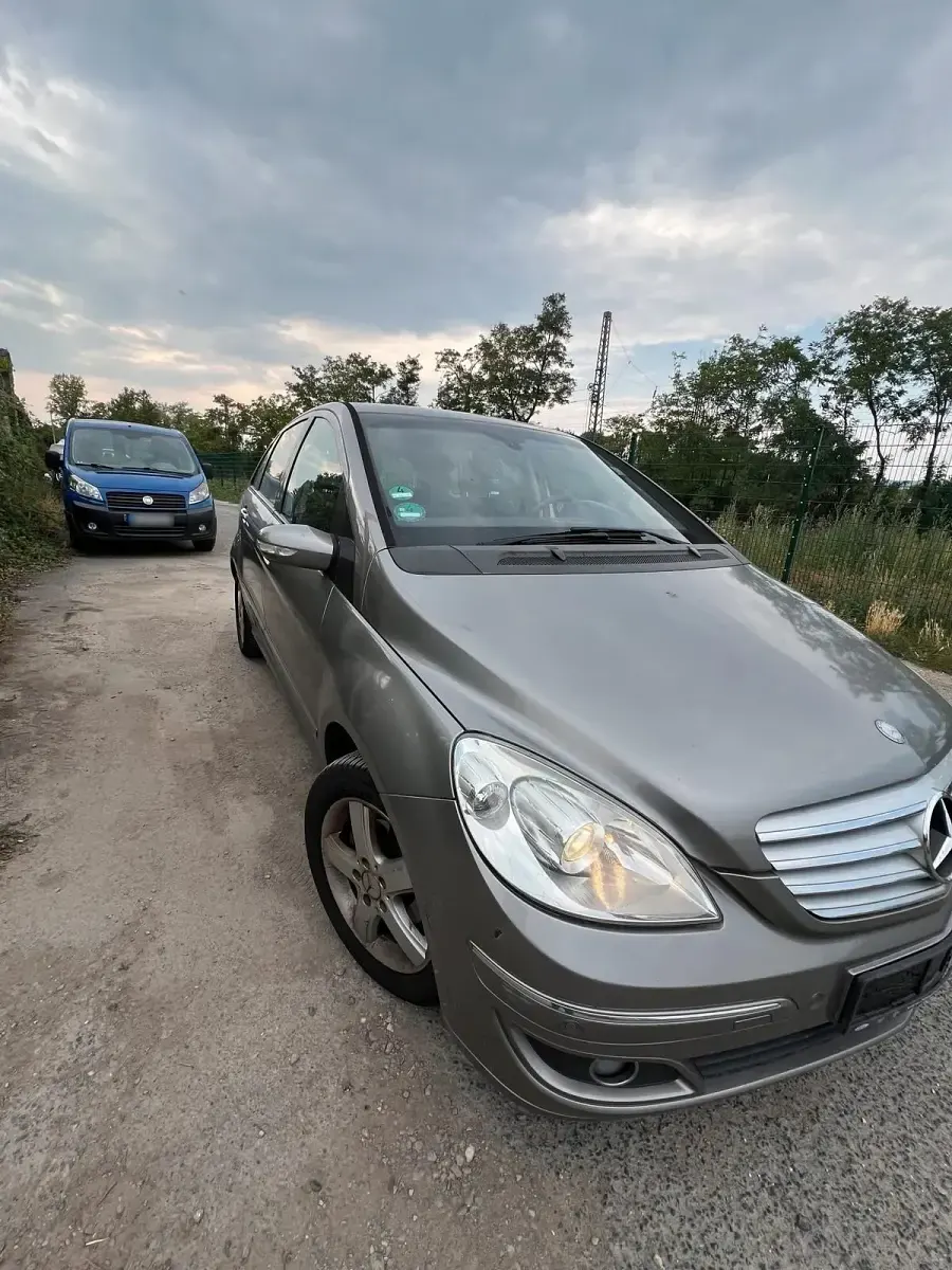 Gebraucht Mercedes B170 116 PS (85 kW) 2006 Grau Van / Kleinbus