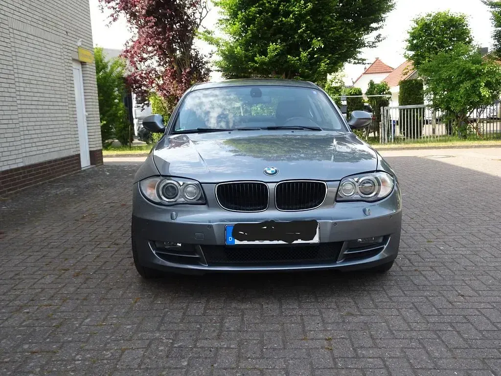 Gebraucht BMW 123 Performance 204 PS (150 kW) 2010 Silber Kleinwagen