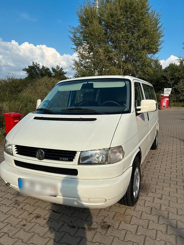 Weiß Gebraucht 1997 VW T4 Van | 5.000 € (Etwas zu teuer) - Bild 1/4