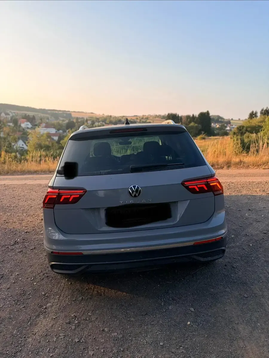Gebraucht VW Tiguan United 150 PS (110 kW) 2020 Grau SUV