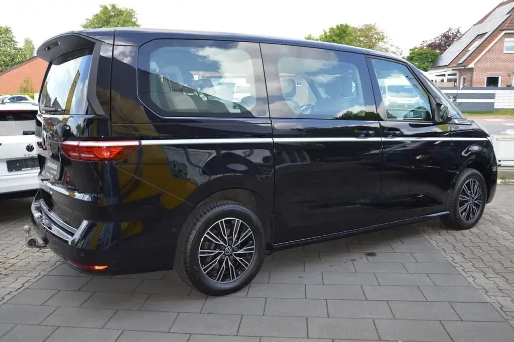 Używany VW Multivan Style 150 KM (110 kW) 2023 Czarny Minivan