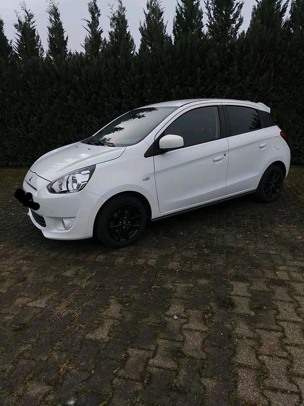Gebraucht Mitsubishi Space Star 80 PS (58 kW) 2016 Weiß Kleinwagen