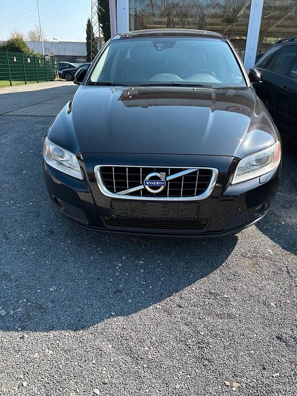 Gebraucht Volvo V70 179 PS (131 kW) 2012 Schwarz Kombi