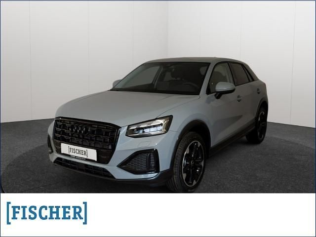 Grau Neu 2025 Audi Q2 Advanced Plus SUV | 42.599 € (Teuer) - Bild 1/4