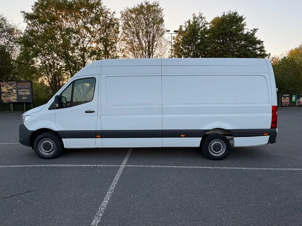 Gebraucht Mercedes Sprinter 150 PS (110 kW) 2023 Weiß Van