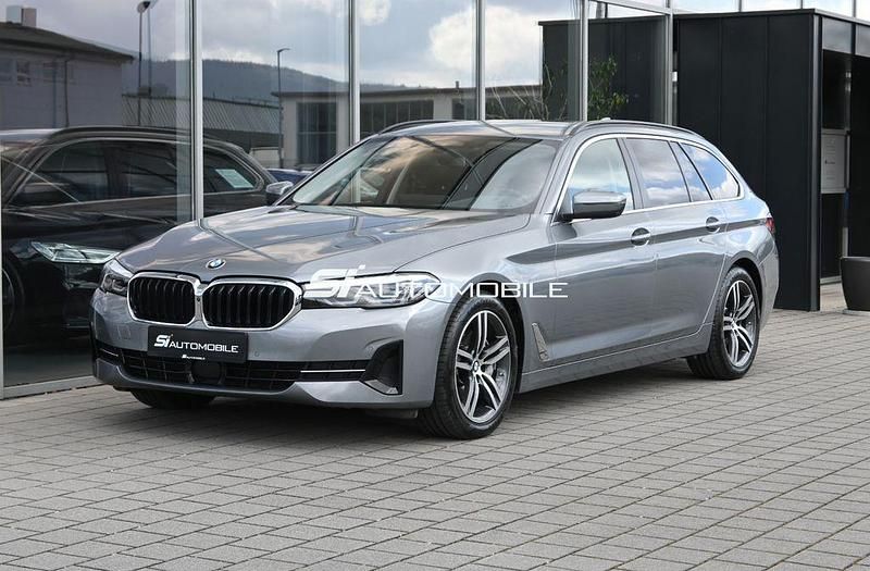 Gebraucht BMW 530 286 PS (210 kW) 2024 Skyscraper grau metallic Kombi