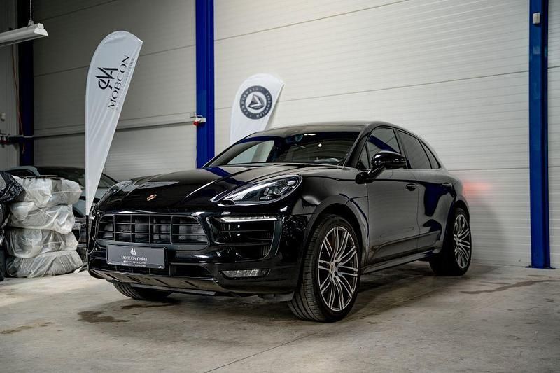 Schwarz Gebraucht 2016 Porsche Macan GTS Chrono SUV | 44.900 € (Teuer) - Bild 1/4
