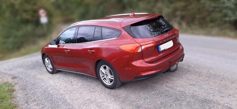 Rot Gebraucht 2018 Ford Focus Cool & Connect Kombi | 7.500 € (Superpreis) - Bild 1/4