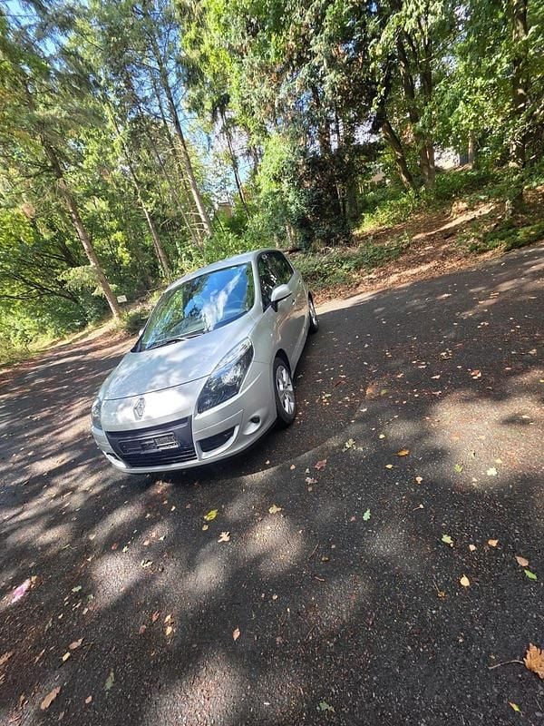Gebraucht Renault Scénic III 110 PS (80 kW) 2011 Silber Van / Kleinbus