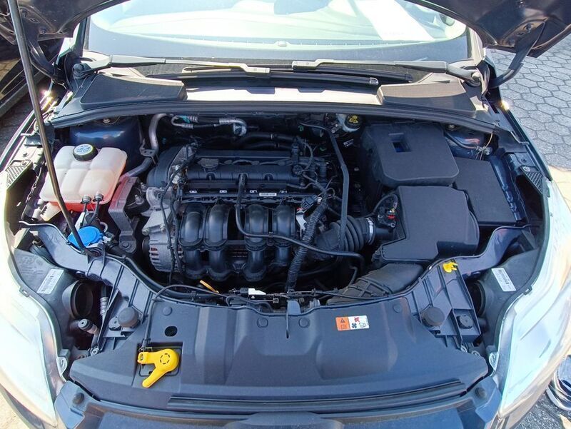 Gebraucht Ford Focus Trend 105 PS (77 kW) 2011 Grau Limousine