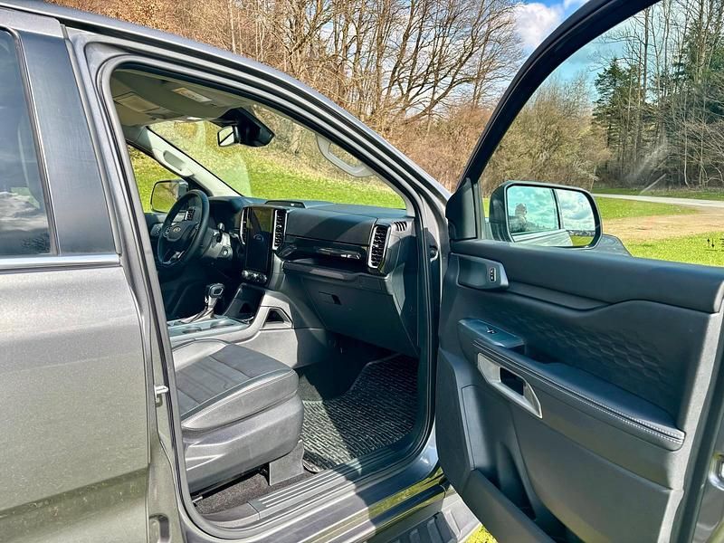 Gebraucht Ford Ranger Limited 170 PS (125 kW) 2023 Grau Pickup