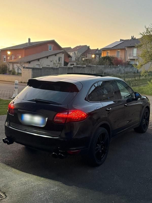 Gebraucht Porsche Cayenne 240 PS (176 kW) 2011 Schwarz SUV