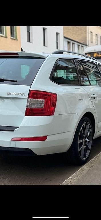 Gebraucht Skoda Octavia 150 PS (110 kW) 2016 Weiß Kleinwagen