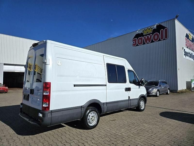 Gebraucht Iveco Daily 145 PS (106 kW) 2013 Weiß Van / Kleinbus