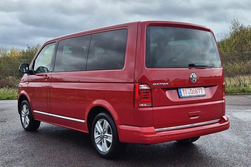 Gebraucht VW Multivan Generation Six 150 PS (110 kW) 2018 Rot Van / Kleinbus